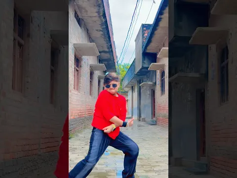 Tohar patli kamar tohar tirchi najar 😁#ytshorts #trending #viral #bhojuprivideo #dance #shorts