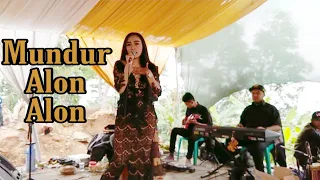 MUNDUR ALON ALON KOPLO (COVER) - NUNIEK CHADE - SAKUNTALA ENTERTAINMENT