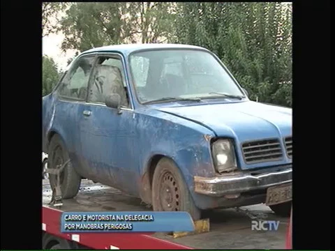 Carro e motorista na delegacia por manobras perigosas