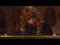 Download Lagu Taylor Swift - “New Year’s Day” Fan Performance