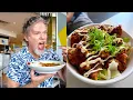 Lagu Brian neemt me mee om Top Noodle in Coolangatta uit te proberen.