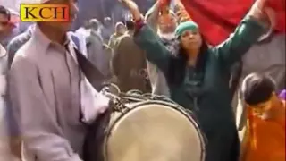 qalandri dhamaal shah e gilani pa de khair mangdi nu