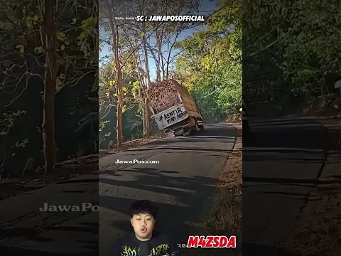 Viral! Detik-Detik Truck Oleh Karena Kelebihan Muatan! #m4zsda #shortvideos #shorts #reaction