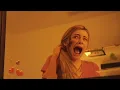 Download Lagu Wees voorzichtig met wat je wenst: een middelbare schoolmeisje ontdekt het vervloekte muziekdoosje