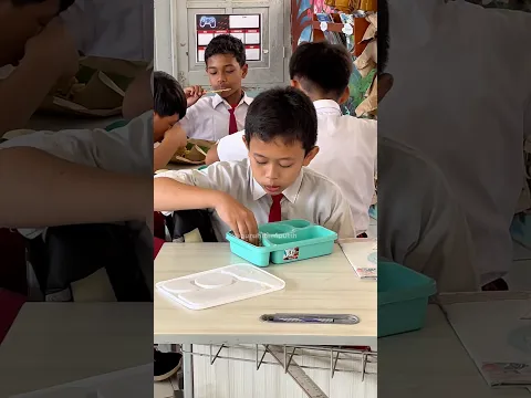 Sedih banget siswa ini cuma bisa tengok kanan kiri temannya #shorts
