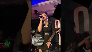 فرناز ملکی در سن 19 سالگی در سال 86 به صورت حرفه ای کارش ا شروع با ساسی وتهی همکاری زیر زمینی داشت 