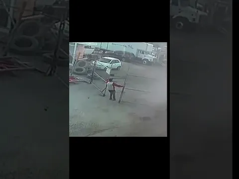 спас от smертelnoго уд... ара током....