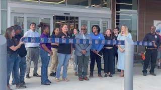 Shoppers line up as Aldi opens in Gonzales