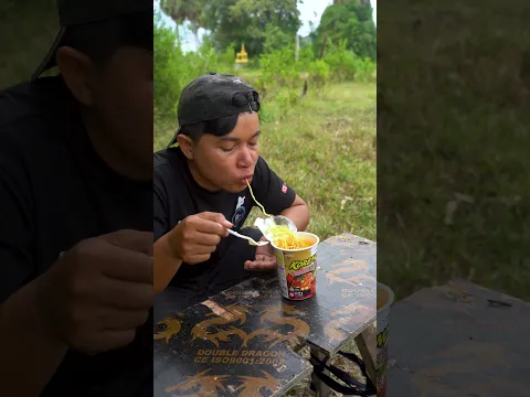 NEW IDEAS UNLOCKED HOW TO Eat Noodle In Forest #outdoorfood #survival