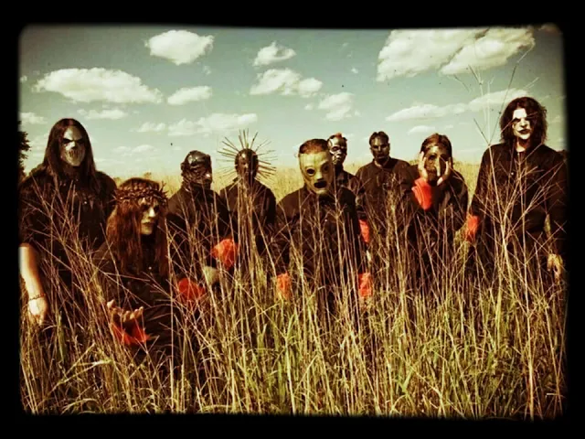 Download MP3 SLIPKNOT - PSYCHOSOCIAL (audio)