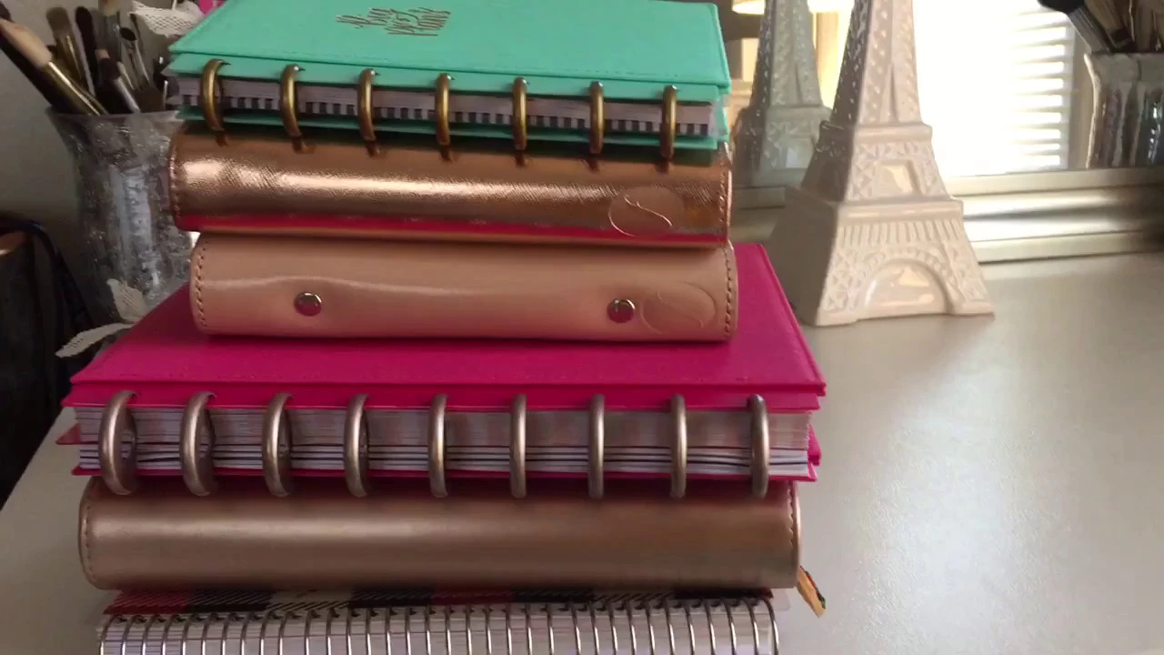 At~A~GLANCE  PLANNER. 