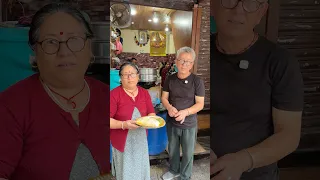 60 Years Old Aunty Uncle selling Best Siddu in Manali 🔥 #youtubeshorts