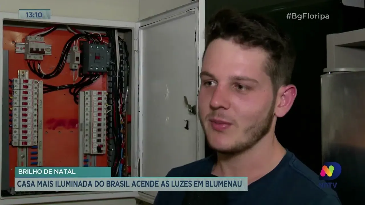 Casa mais iluminada do Brasil no Natal acende as luzes em Blumenau