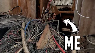 ⛵️ Hurricane DIY catamaran. Digging into the hulls 😳 Ep 604