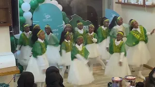 استعراض الأرض تجمعنا     دندنها
