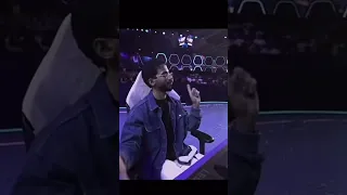 يا لابس النظاره تعبت فيه ابي لايكاتتت 