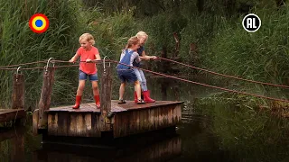 Jade, Emmeline en Liv gaan met de trekpont over het water | Dit ben ik | Kindertijd KRO-NCRV