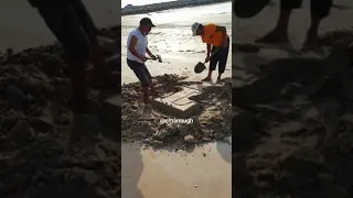 نحت حرف ال L على الرمل ثلاثي الابعاد 3D 