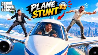 WHAT HAPPENS IF YOU STAND ON A FLYING PLANE?! π±βοΈ in gta5 #gta #gta5 #viral