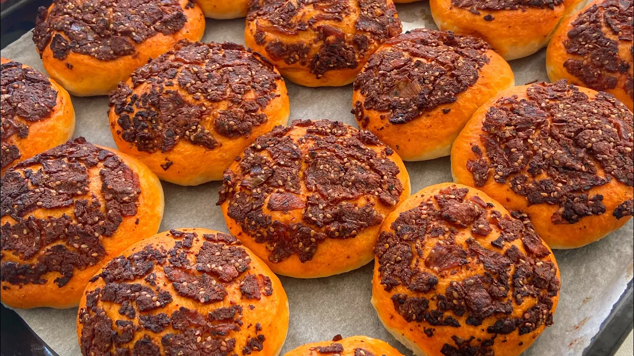 Have you seen these buns? Youll Love Turkish Biberli Ekmek