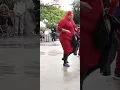 Download Lagu exelente bailarinas en esta tarde de sábado alegre en plaza Olvera California