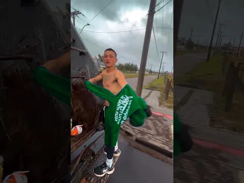 Este tipo es un maestro en su oficio 🏃🏻🗑️