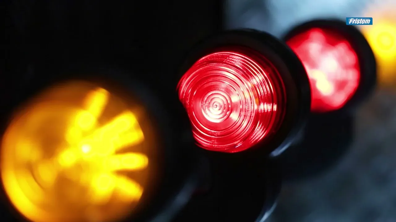 Video: LED breedtelamp links rood-wit 12-24v 30cm kabel