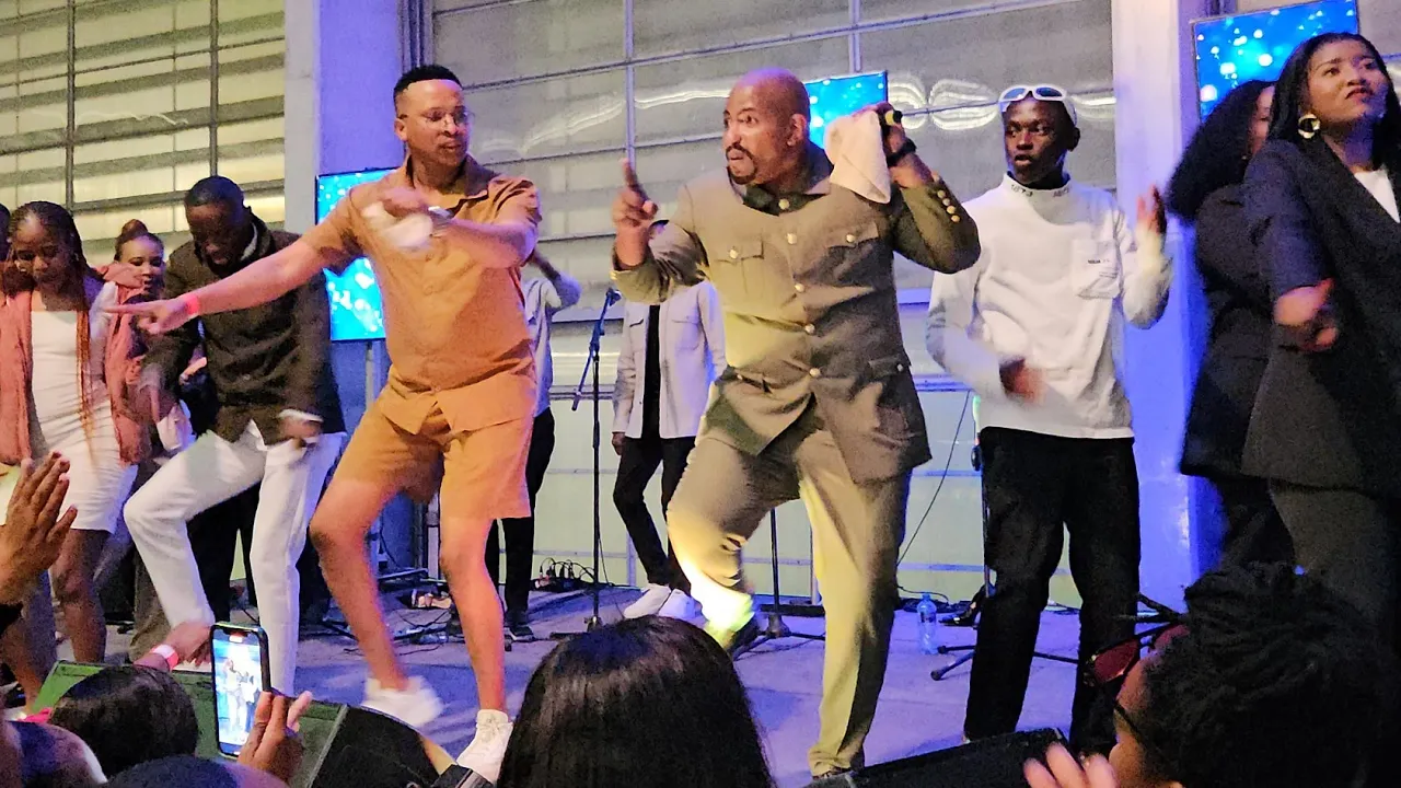 MG Ntloko - Sizobalekela Kuye, Themba Lendalo Yonke (iThomoyi) MG Ntloko - Sizobalekela Kuye, Themba Lendalo Yonke (iThomoyi)