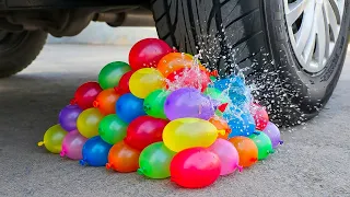 Aplastando Cosas Crujientes con el Coche | Experimento: Globos de Agua VS Rueda de Coche