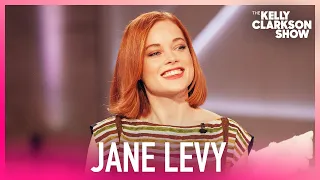 jane levy explains why kellys song was perfect for a sexy scene on zoeys extraordinary playlist