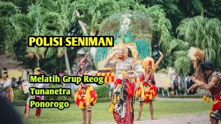POLISI SENIMAN PELATIH GRUP REOG TUNANETRA Ponorogo