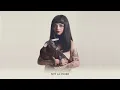 Mon Laferte, Gloria Trevi - La Mujer (Lyric Video)