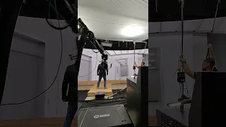 مقطع فيديو يوضح كيف استخدمنا حائط LED ومحرك Unreal لإعادة إنشاء Severance 