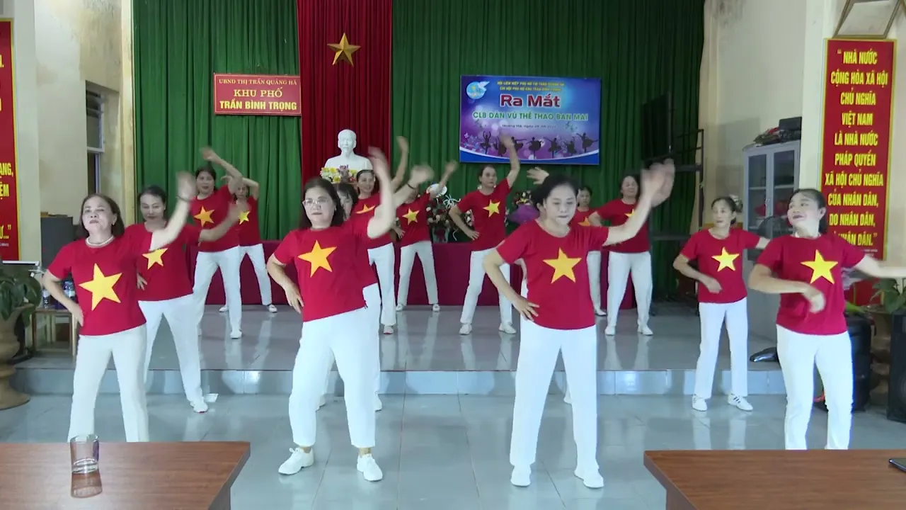 NHẢY DÂN VŨ LÁ XANH