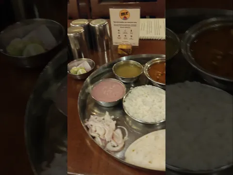 🔥 अस्सल मराठमोळ्या चवीचा जबरदस्त अनुभव! 🤤🍖Tried the Special Maratha Thali at The Maratha Kitchen