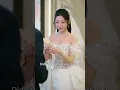 人気女優は結婚式当日に捨てられ、貧しいパパラッチが新郎になる！