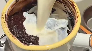 طحت بوجهه بالعزوومه وشافني بفستاني بدون عبايه 