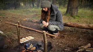 bushcraft adventure with friends 8 minutes of relaxation in the autumn forest with a campfire