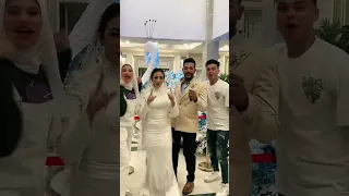 انا انا جاي هنا هنا علشان اجامل اخويا يا عريس 