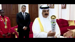 عيضه المنهالي   من دار زايد نقول عاش الملك عاشت لنا البحرين   كل الحب للبحرين          دندنها