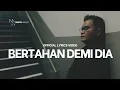 Lagu Martin Wiguna - Bertahan Demi Dia (Official Lyric Video)