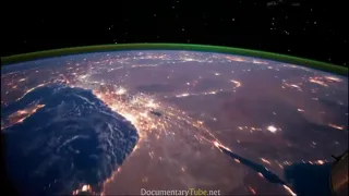 تلاوه خاشعه للشيخ خالد الجليل و ي و م ت ش ق ق الس م اء ب ال غ م ام و ن ز ل ال م ل ائ ك ة ت 