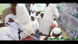 الخير الشليبي يشدوا ويطرب المحبين والحاضرين بمدحة أحبابنا أهل الهوي واهل القلوب الطيبة دندنها