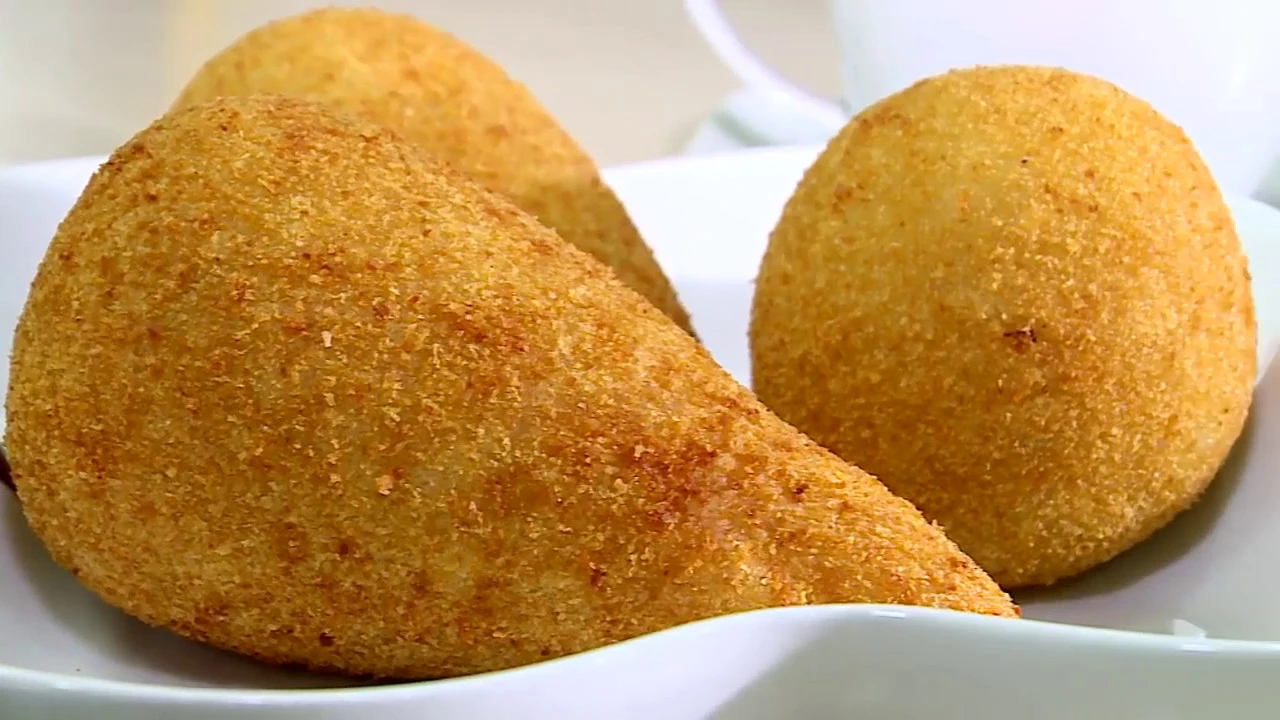 RECEITA DE COXINHA DE AIPIM RECEITA DE COXINHA DE MANDIOCA COMIDA LUCRATIVA