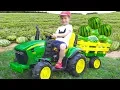 Download Lagu Darius Rides on Tractor \\ Kids Pretend Play riding on Truck Toys gathering watermelon