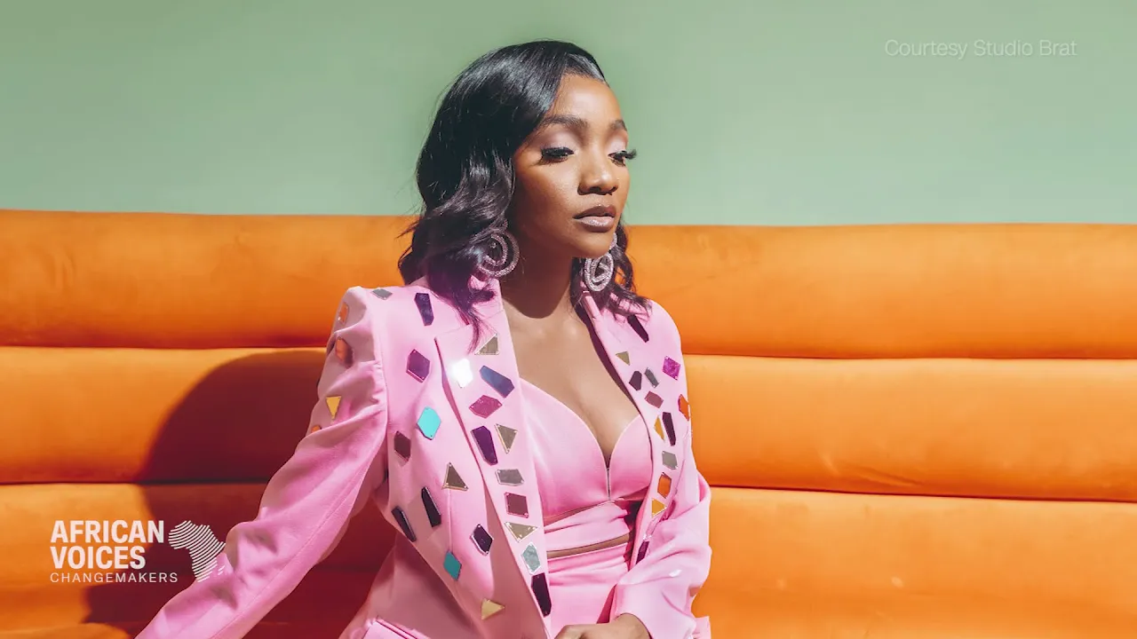 Simi Feat. Kizz Daniel - Day By Day (Official Video Edit) Simi Feat. Kizz Daniel - Day By Day (Official Video Edit)