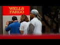 How Much Notice and Pay Does Wells Fargo Owe Employees