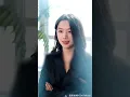 穷小伙被同事陷害要被开除，岂料竟意外觉醒恋爱系统，拉过路过的美女总裁就亲了上去，直接彰显主权，围观的人都惊呆了！美女总裁当场被征服，拿出千亿资产下嫁小伙，一路逆袭！