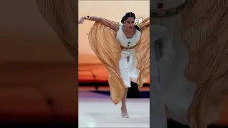 وصفوها بحفيدة نفرتيتي مصرية ت بهر العالم بعرض فرعوني  وصفوها بحفيدة نفرتيتي مصرية ت بهر العالم بعرض فرعوني