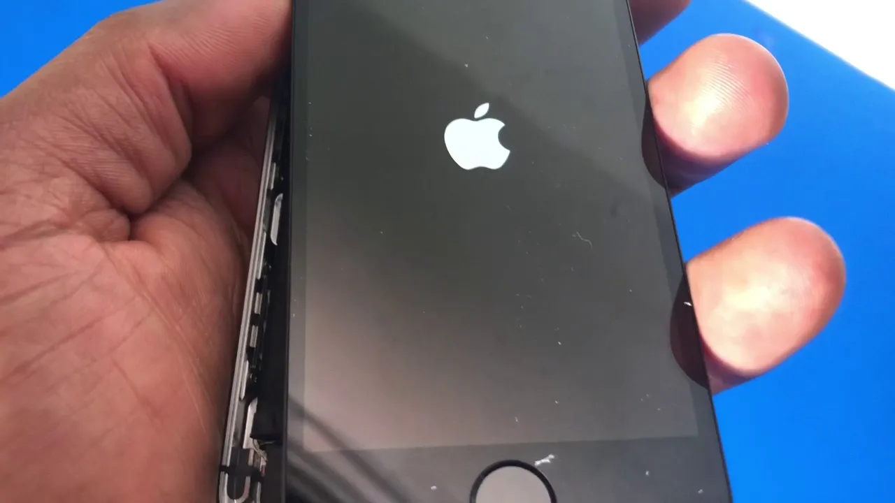 Mi iPhone se queda buscando servicio / No agarra señal